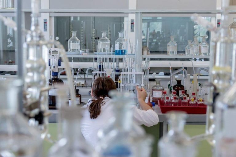 Ons team Professioneel laboratorium huren in Wageningen met moderne faciliteiten en innovatieve werkruimte
